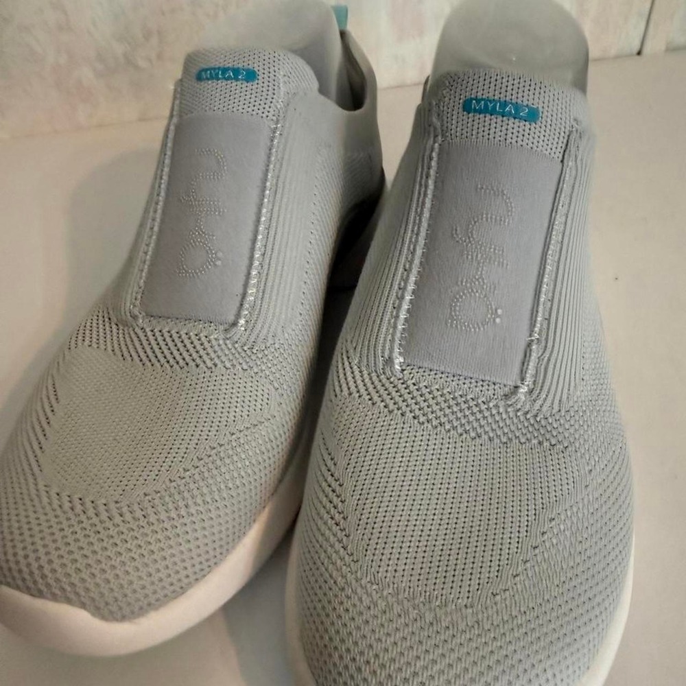 Ryka Myla Activewear Shoes, Lt Gray and Teal Accents Sz 8.5 M